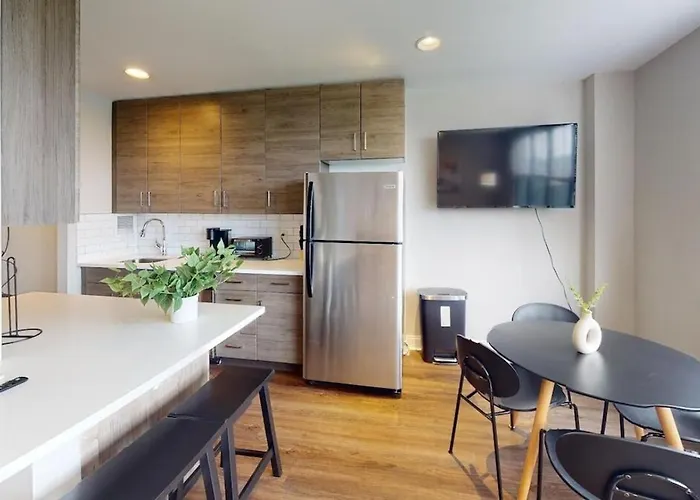 Avenue A810 Epic 2Br, Pool, Gym, Parking