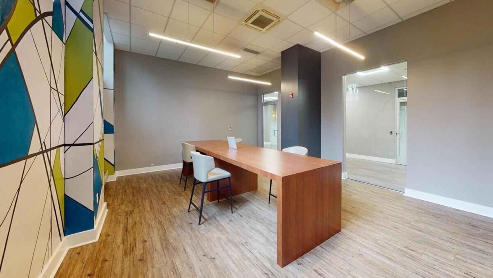 Avenue A810 Epic 2br, Pool, Gym, Parking